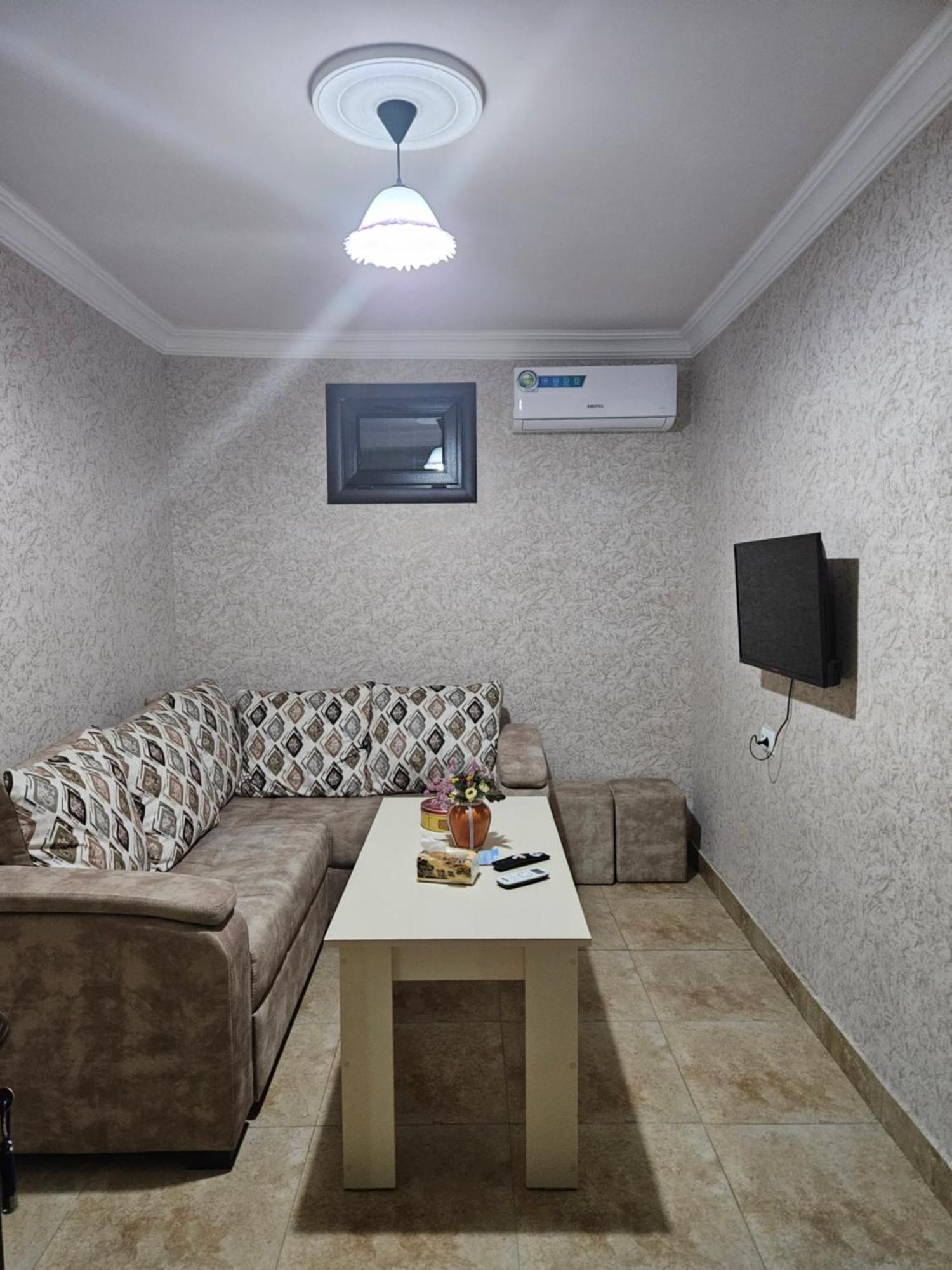 Galstyans Hotels Zvartnots Airport P'arak'ar Екстериор снимка