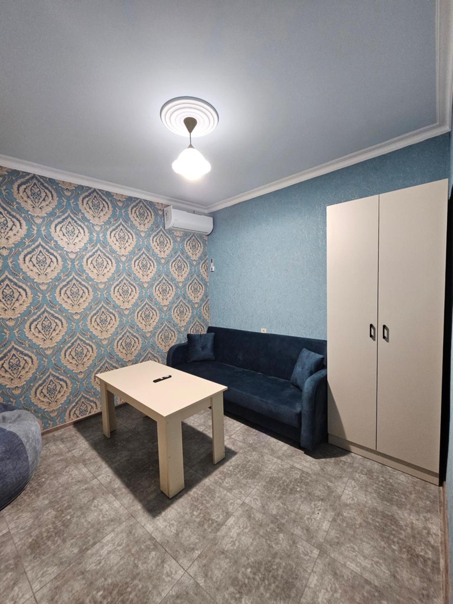 Galstyans Hotels Zvartnots Airport P'arak'ar Екстериор снимка