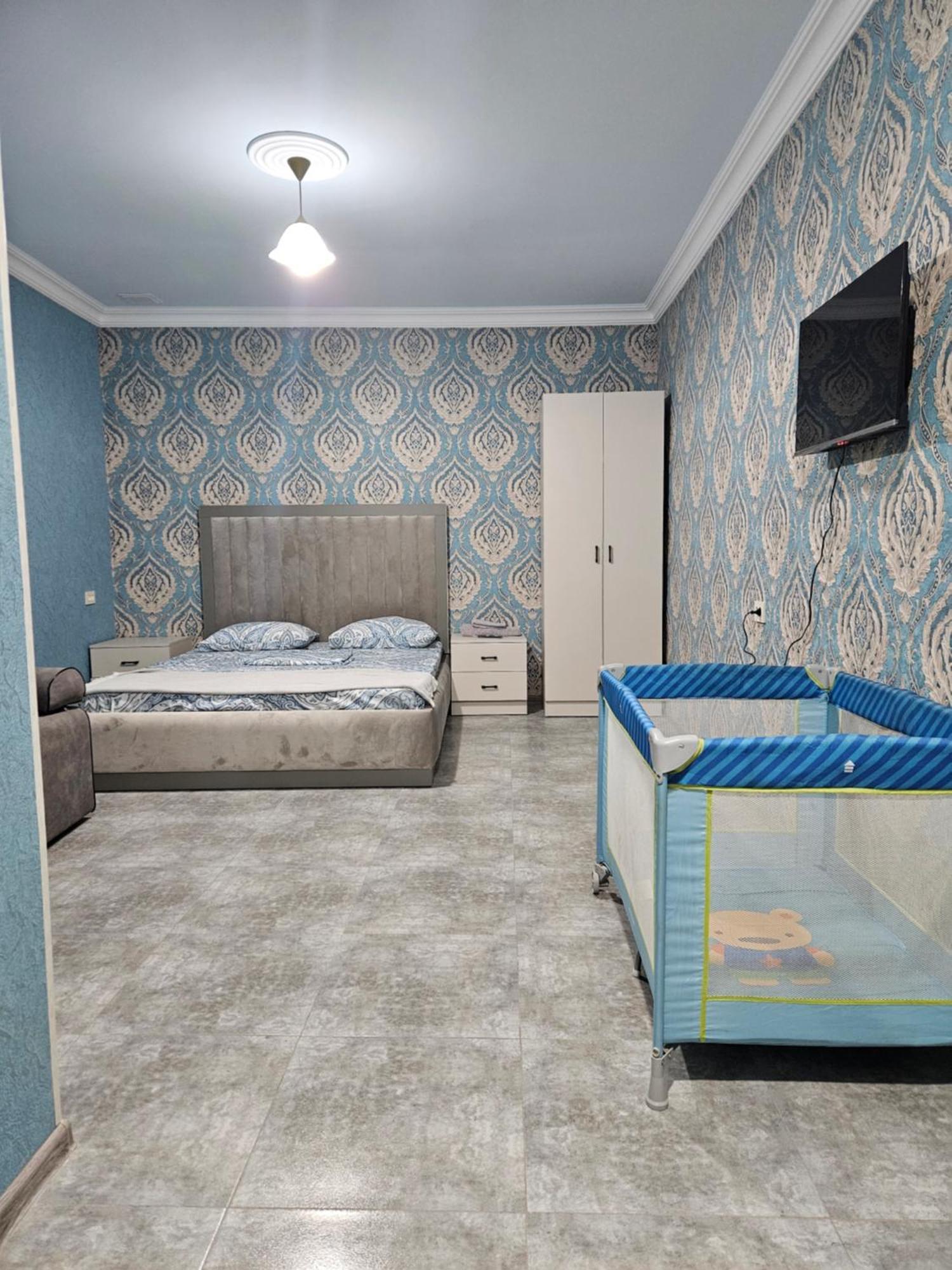 Galstyans Hotels Zvartnots Airport P'arak'ar Екстериор снимка