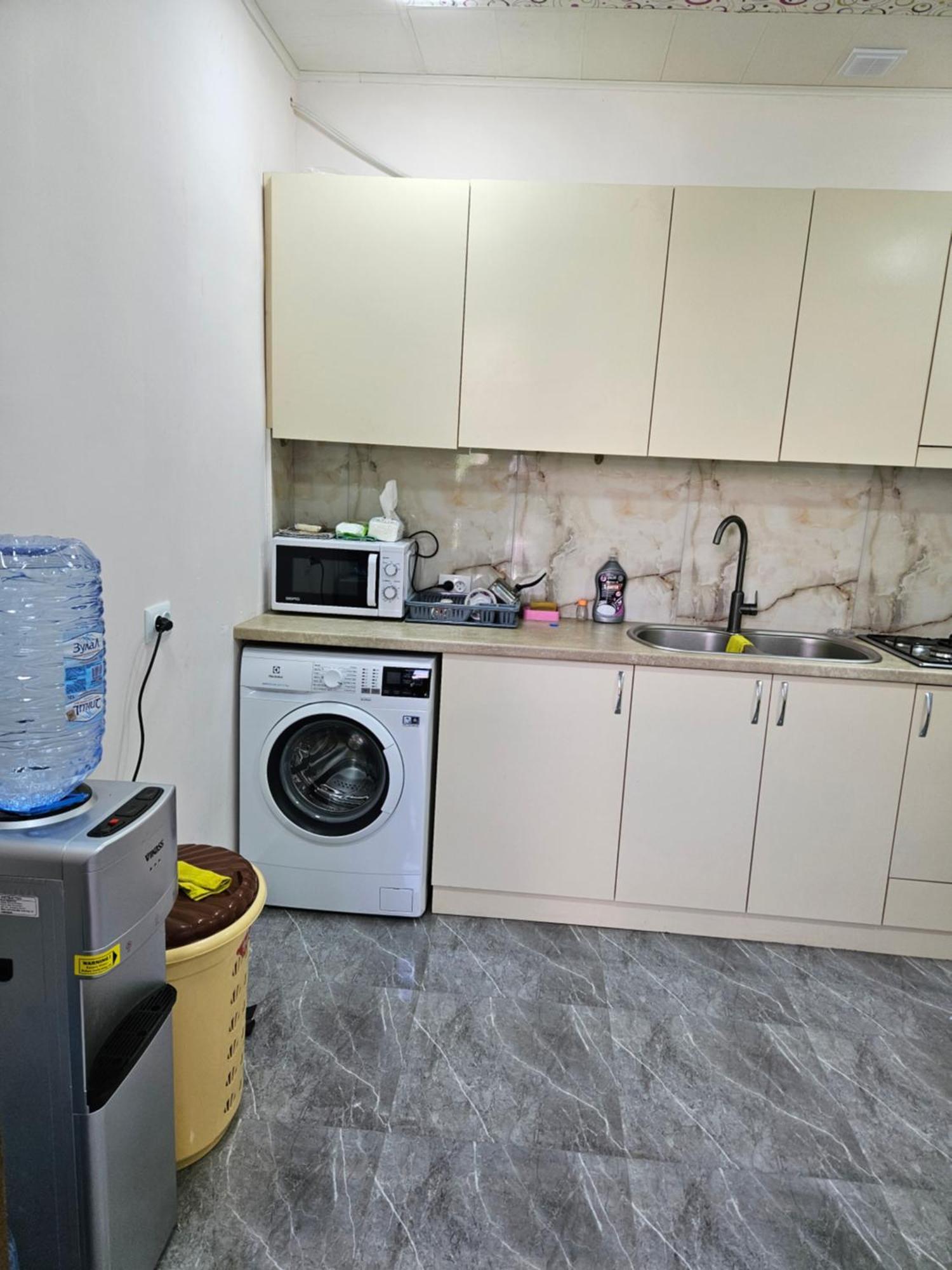 Galstyans Hotels Zvartnots Airport P'arak'ar Екстериор снимка