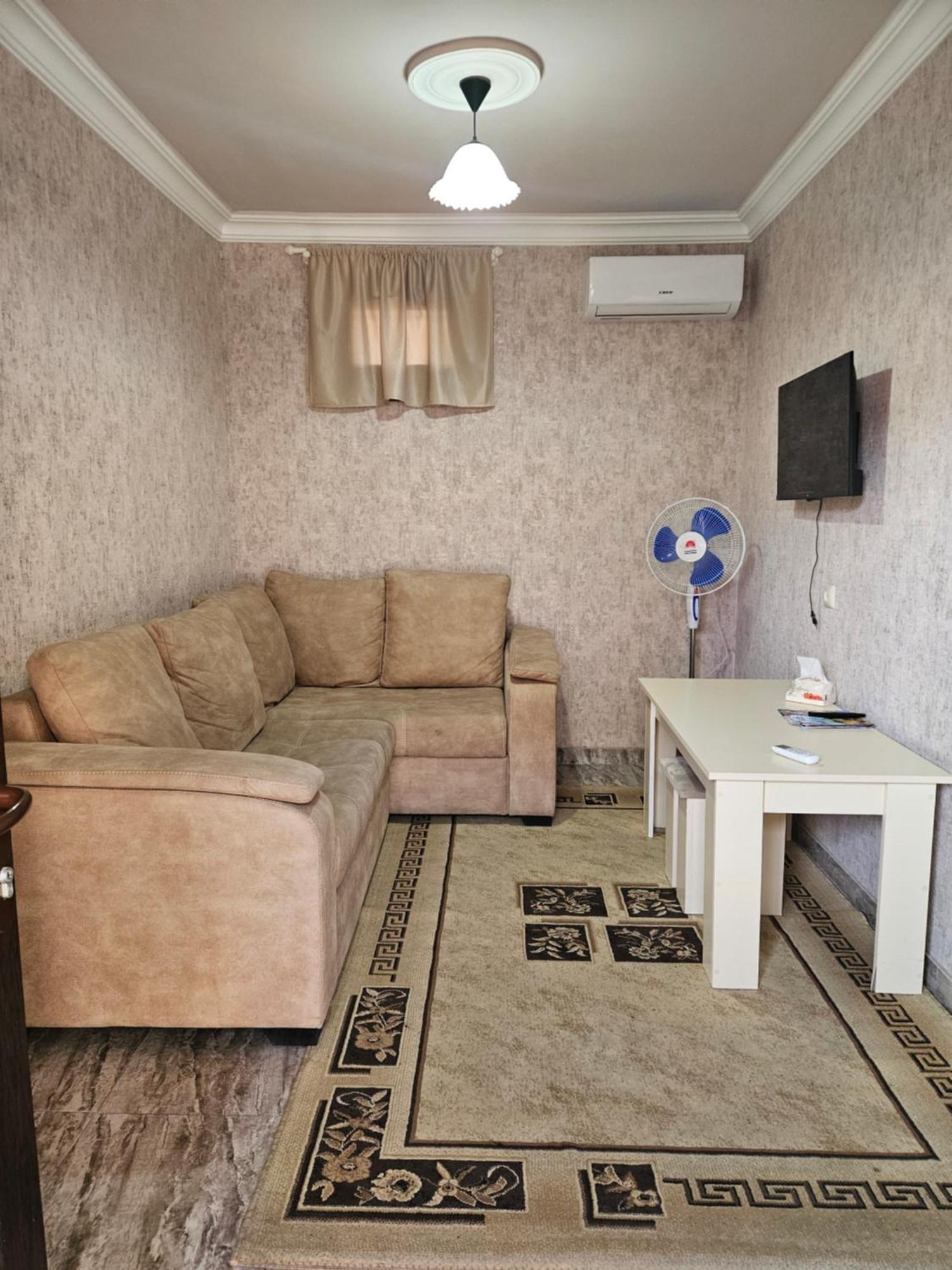 Galstyans Hotels Zvartnots Airport P'arak'ar Екстериор снимка